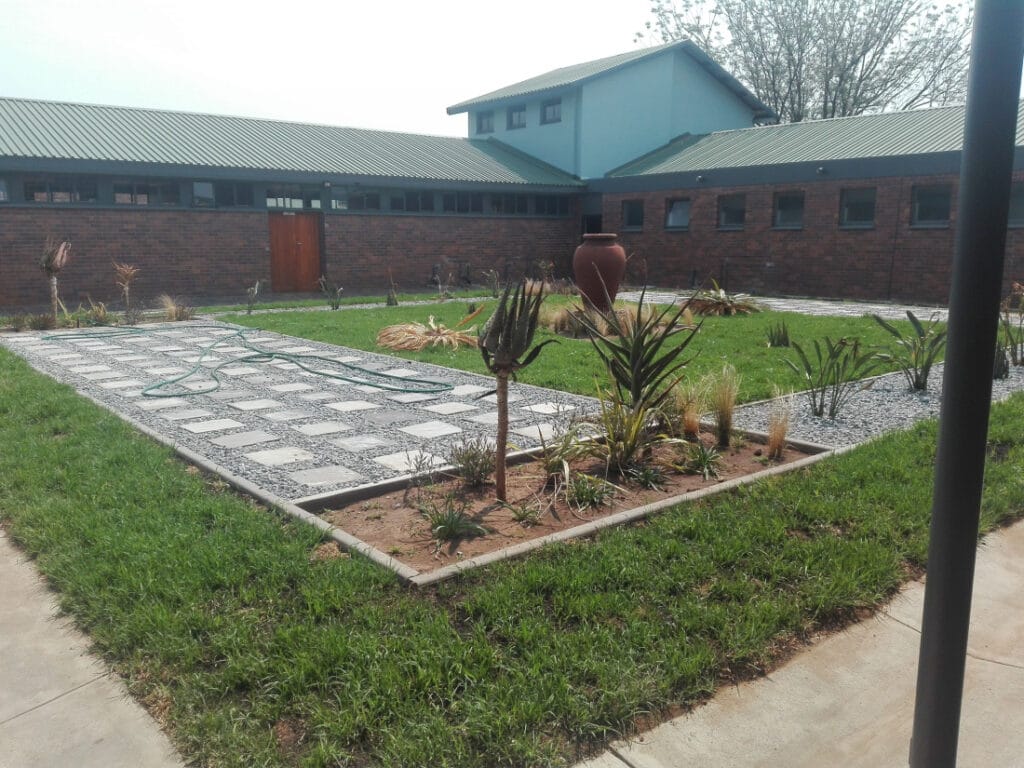 Leeudoringstad school for the deaf court yard (6)