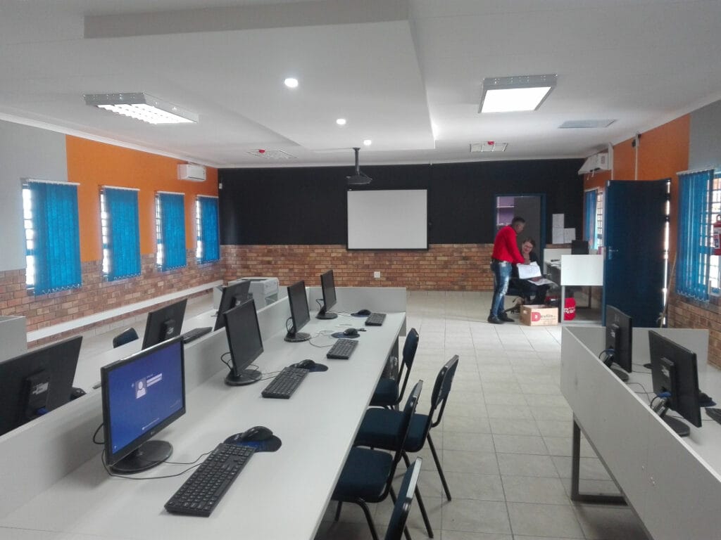 Leeudoringstad school for the deaf media center (2)